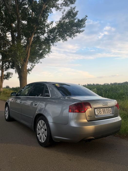 AUDI A4 0 — imagine 4