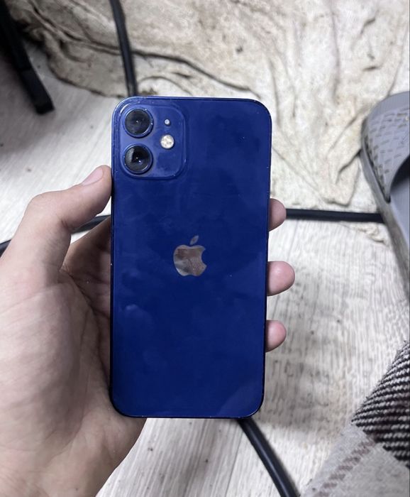 Продам Айфон 12 64gb