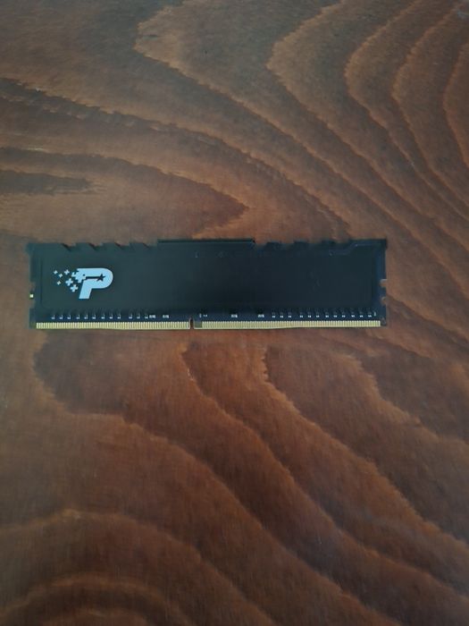 Memorie RAM 16GB DDR4 3200MHz | Stare Perfectă
