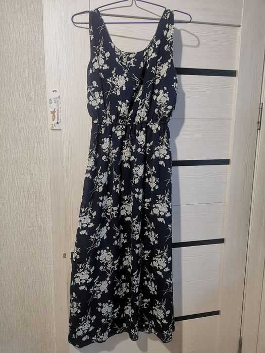 Продам платья размер 46-48