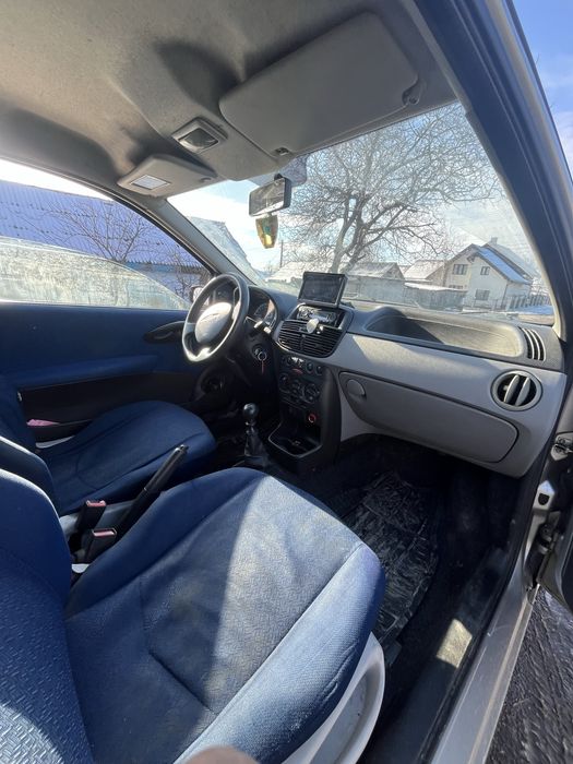 Vand fiat punto 1.2 benzina