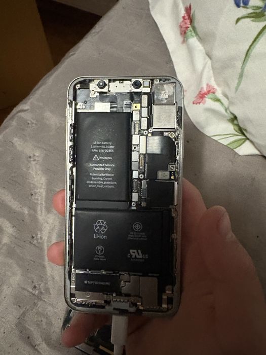 Vand iphone xs max de piese