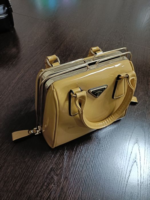 Продам женскую сумочку