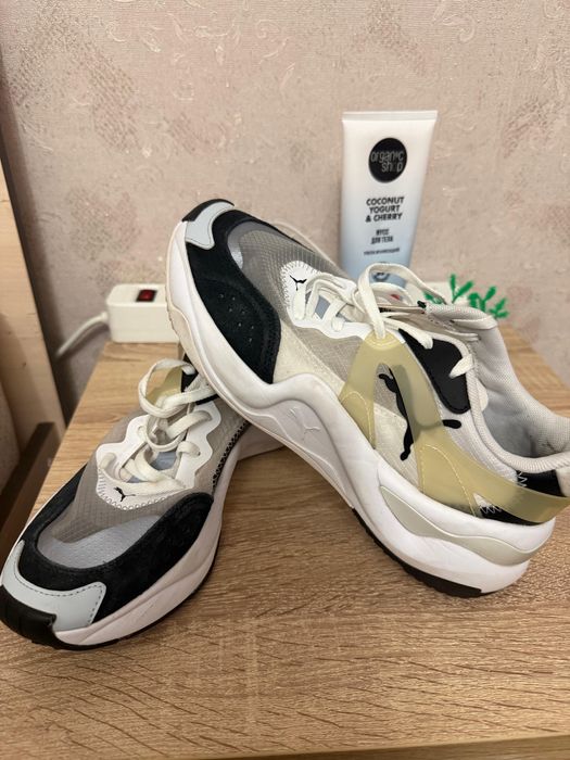 Продам кроссовки Пума.