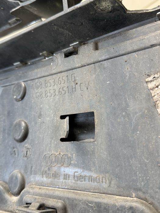 Решетка Audi A7 C7 15-18 S-line оригинална 4G8 853 651 G