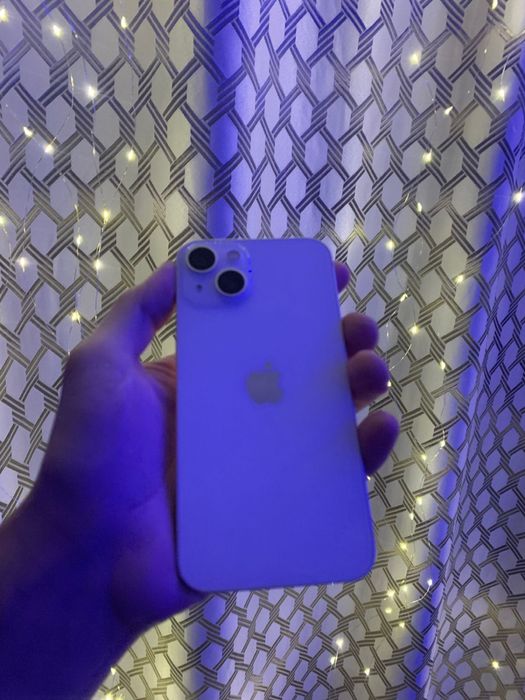 Продам Iphone 13