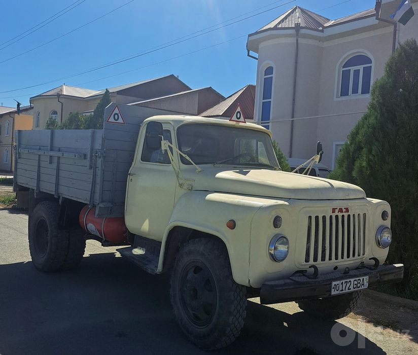 Газ 52 сотилади.