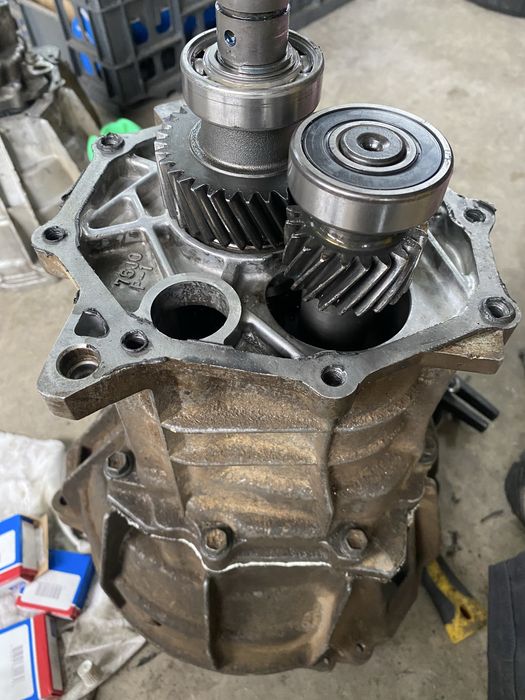 Vand sau repara cutie viteza jimny R72