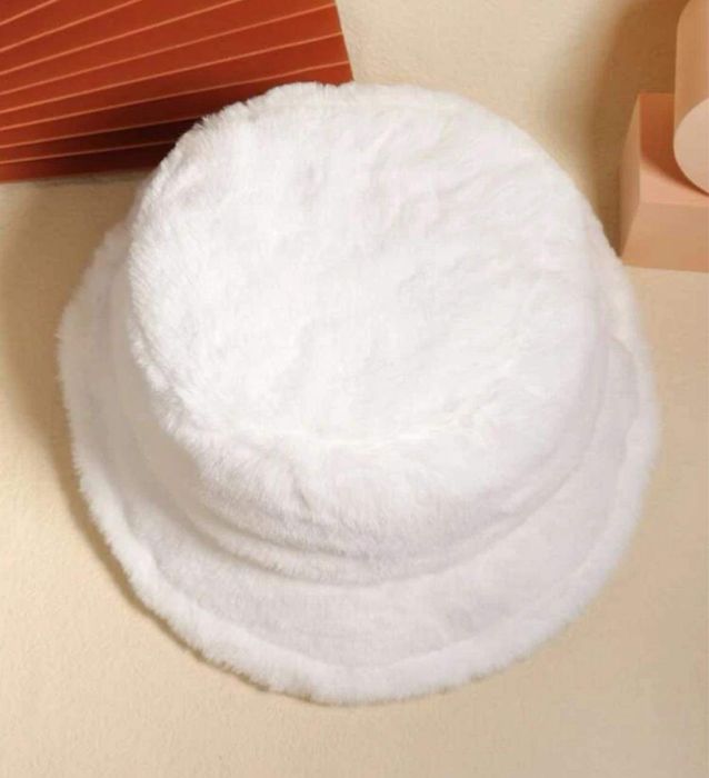 Дамска шапка тип Teddy Bear