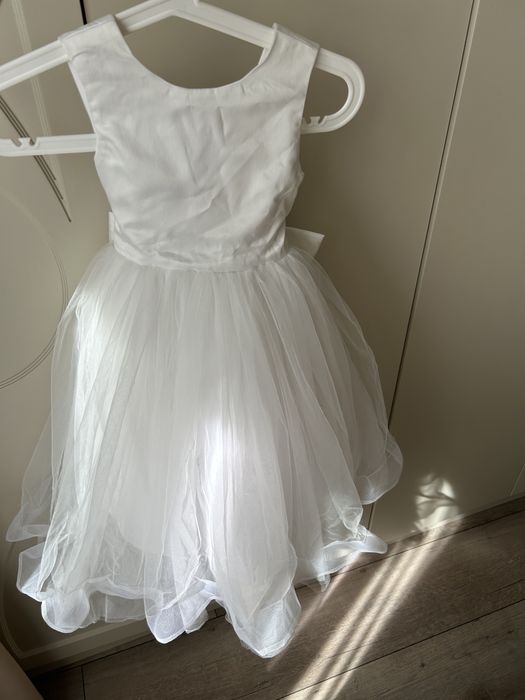 Продам бальное платье 5-6 лет