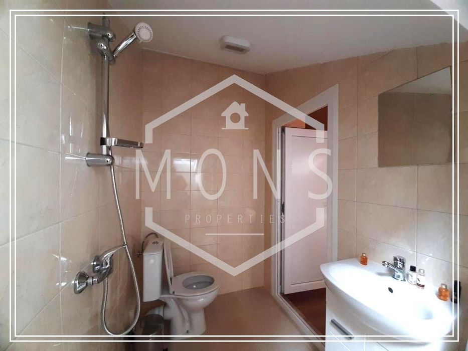 Продава се Къща в Добрич, Център - 310 кв.м за 601 €/кв.м - Снимка #4