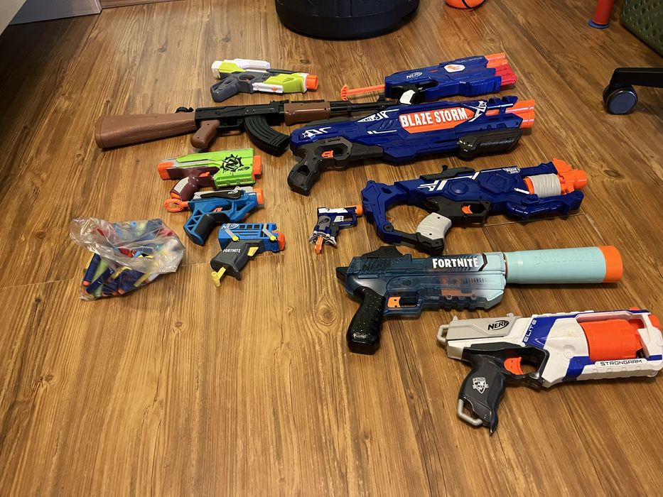 Пистолети ( нърф с меки патрони)