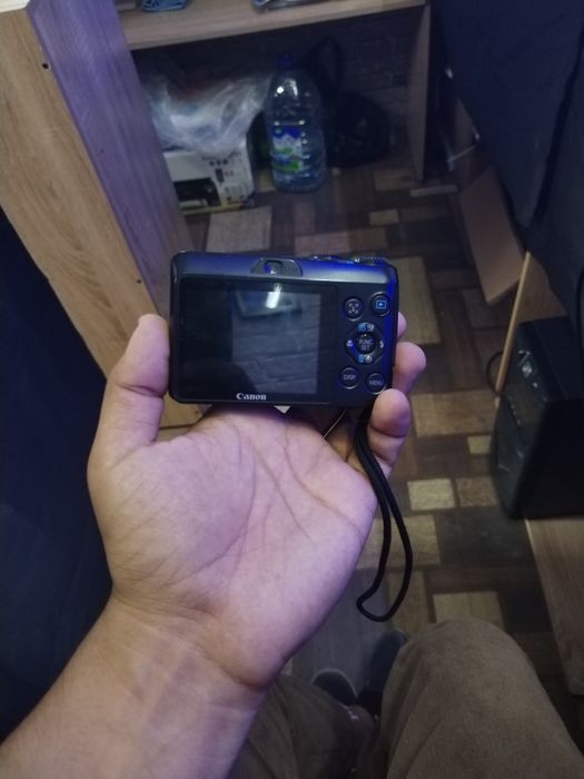 Sony fotoaparat sotiladi