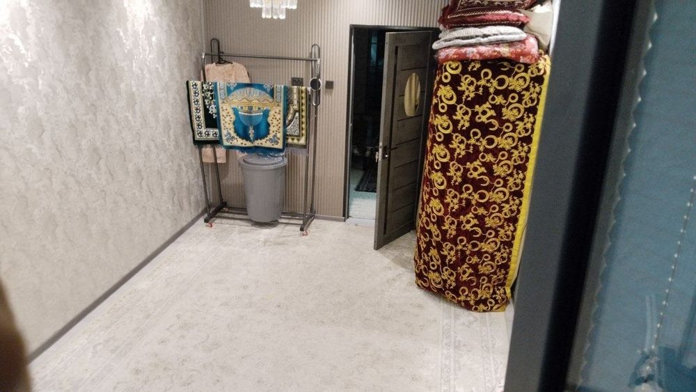 Birinchi kurs qiz 4 qizga kvartira bor