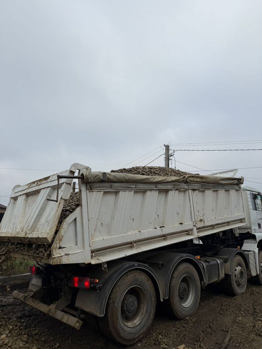 Nisip. Pietriș, Balastru etc. cu 8x4