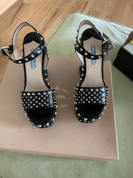 Оригинални обувки Prada и Dsquared