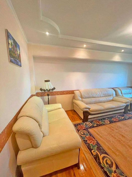 Аренда. Сдаётся СВОЯ 3 комнатная на ц5 долгосрочно