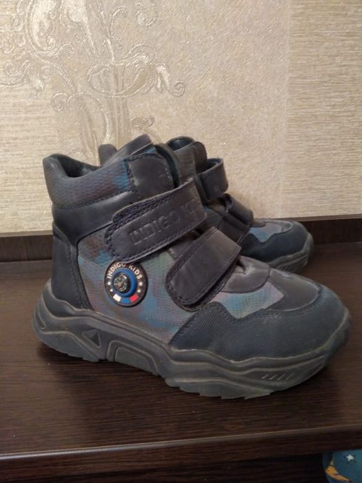 Продаем детские ботинки на мальчика.