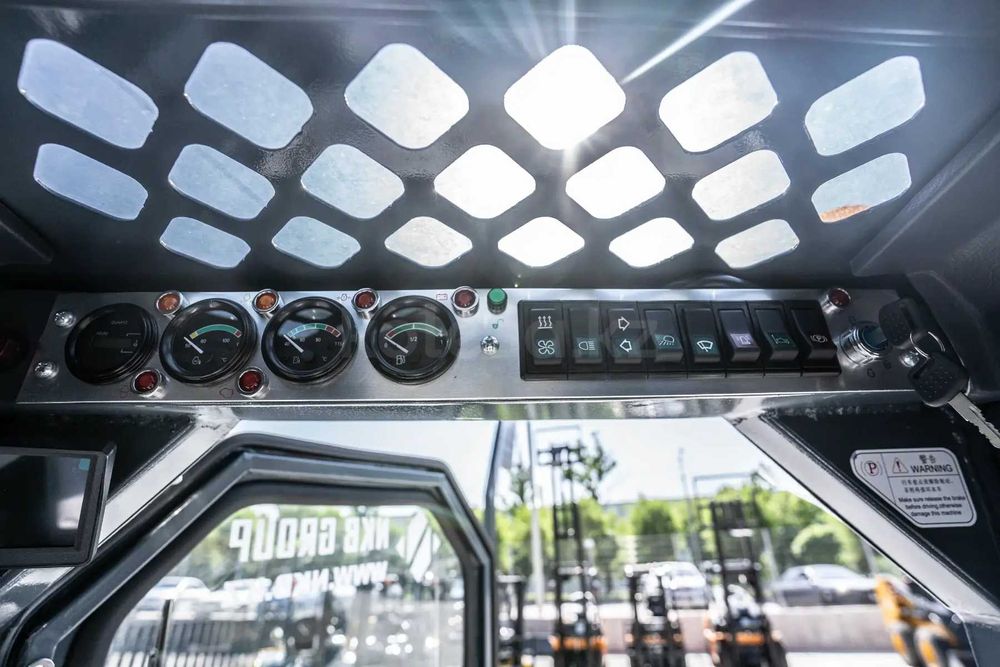 Мини-фронтальный погрузчик Wecan 830