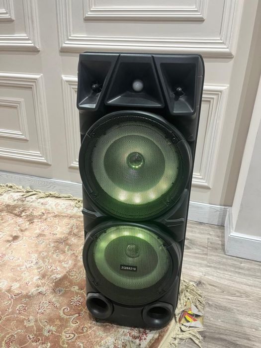 Zarbli bassli va RGB chiroqli kuchli dinamik