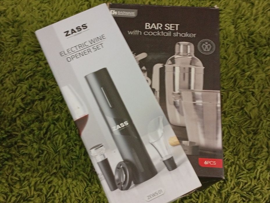 Cadou cocktail set + Electric desfăcător  sticle vin set -Noi-