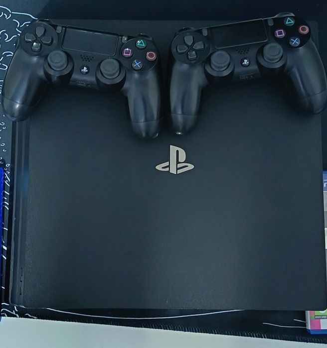 Продам пс 4 про, PlayStation 4 pro 1тб памяти