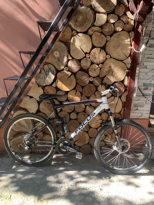 Bicicletă focus full suspension