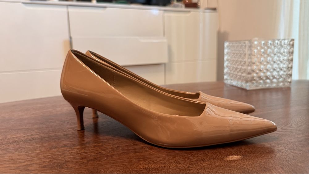 Pantofi Zara  maro camel din lac  36