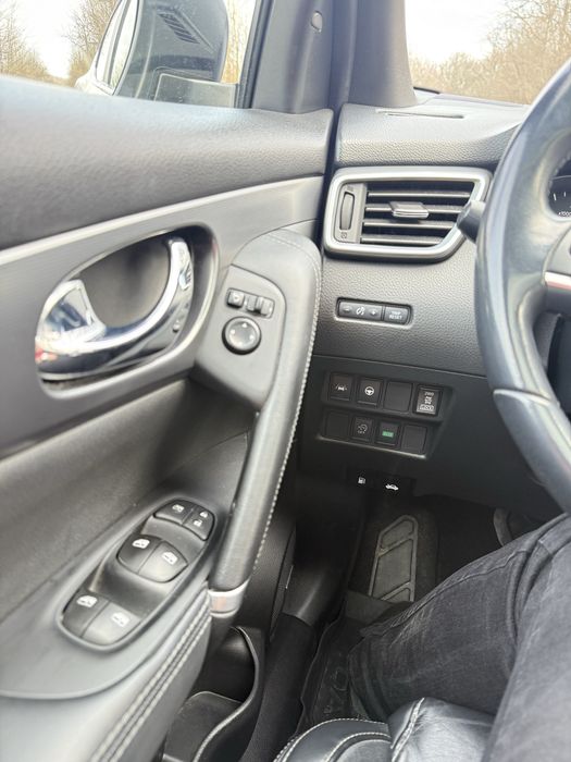 Nissan Qashqai 4x4, automat, full option , cumparat de nou.