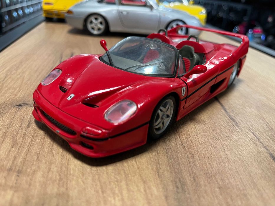 Метална колекционерска количкa  модел BBURAGO FERRARI F50 мащаб 1:24