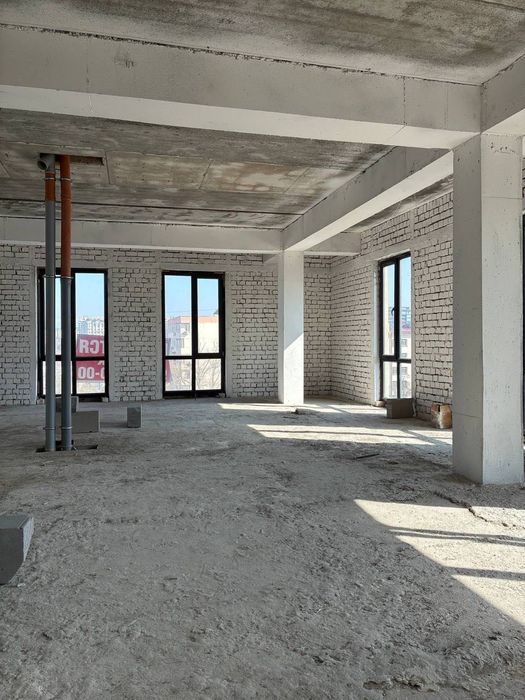 Новостройка Продается 4 комнатная квартира коробка Ц-5, Lali, На Небе