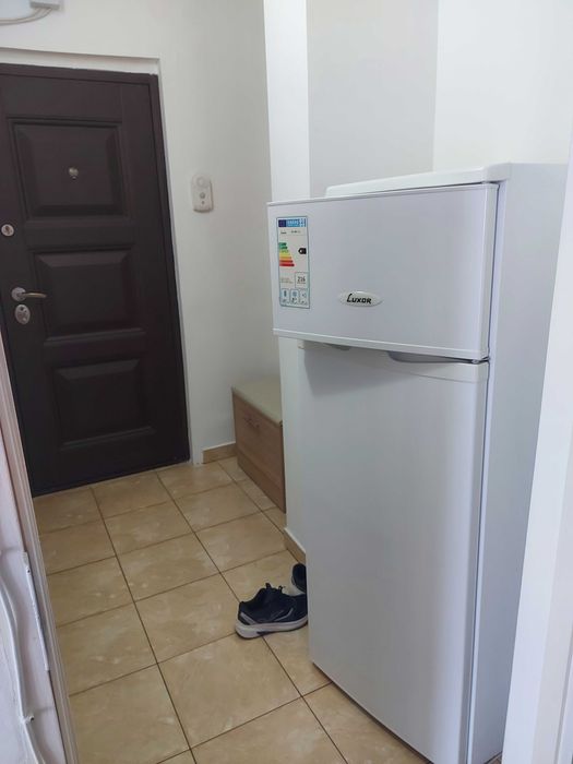 Inchiriez garsoniera zona Micro 1