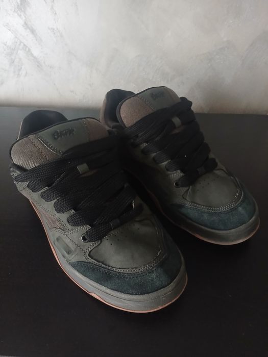 Adidasi pull&bear