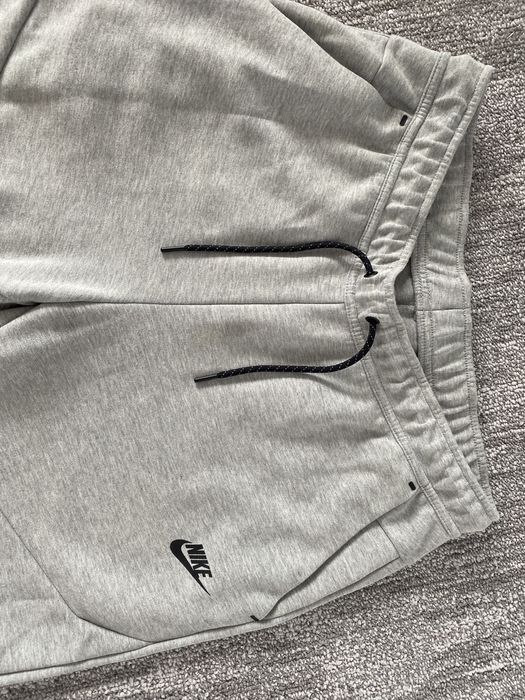 tech fleece gray