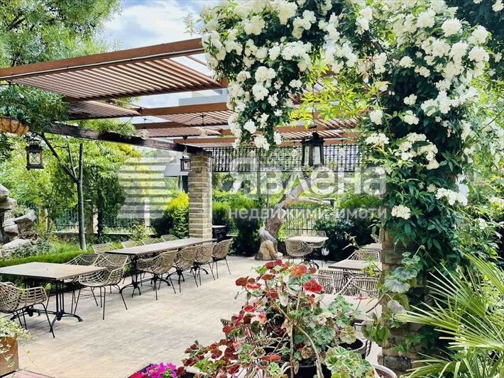 Продавам разработен и оборотен ресторант в самия ц