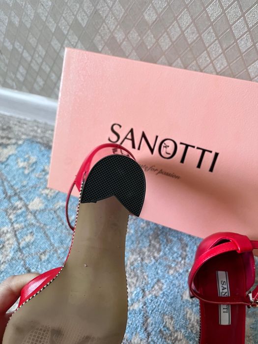 Продам новые туфли турецкии