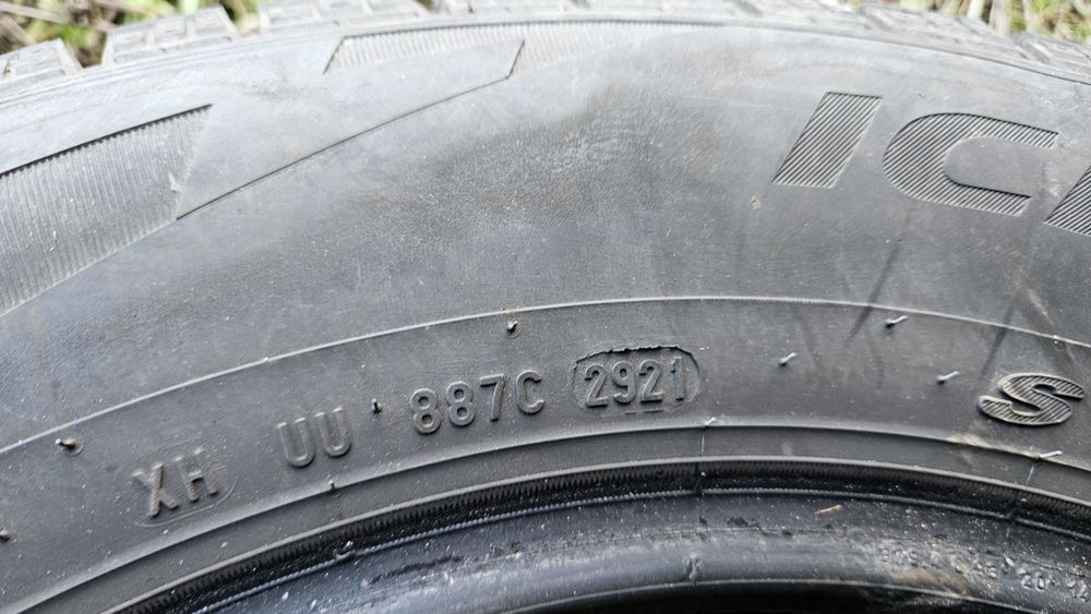 2бр гуми 195 65 15 дот 21 пирели