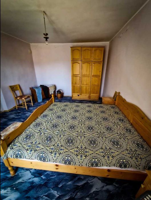 Продава се къща с голям двор и постройки в с. Ловнидол, общ. Севлиево!