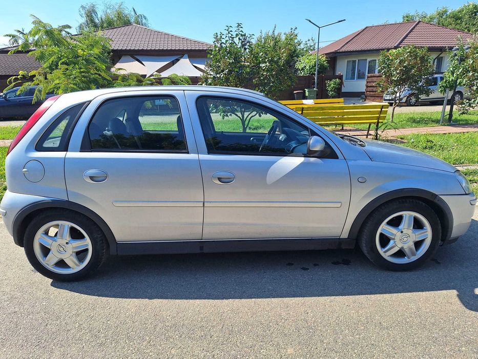 Opel Corsa 1.0 2006 Climatronic Cutie Manuala Faruri Noi Jante Aliaj Vara+Tabla de Iarna 175.000km