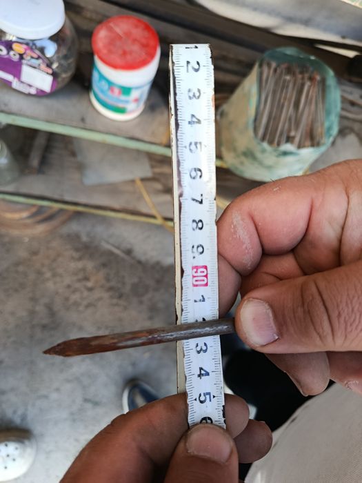 Продам гвозди 150 мм толщина 5 мм СССР есть около 10 кг