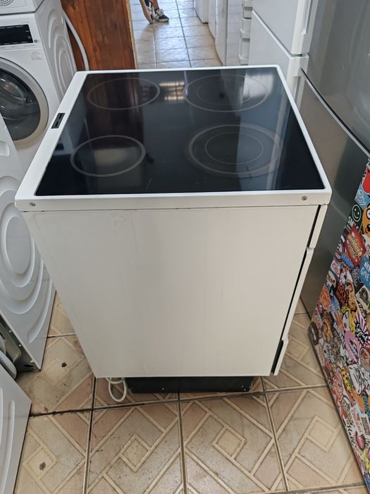 Свободно стояща печка с керамичен плот Voss Electrolux  с две години гаранция!