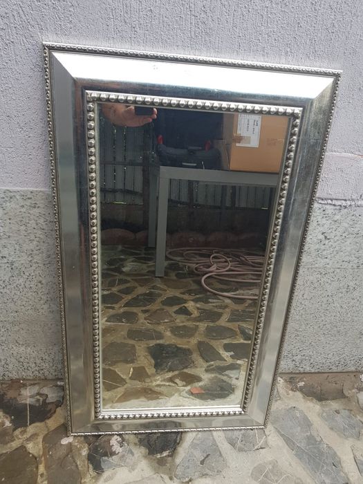 Vand oglinzi cu rama, modele deosebite