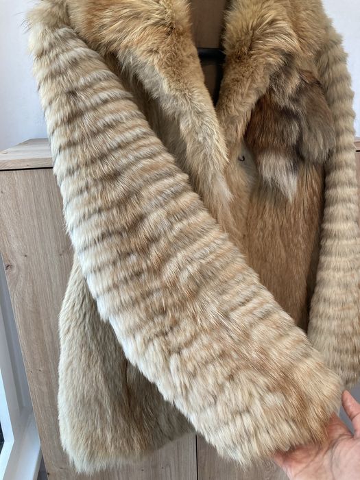 Jacheta din blana de vulpe, M, alb-galbuie