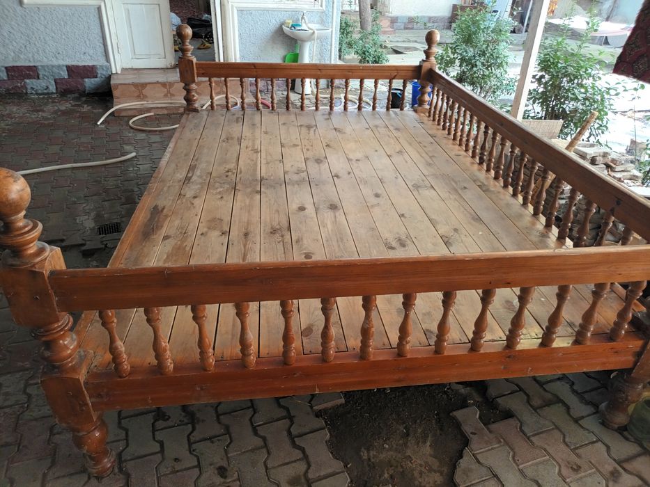 Тапчан          .