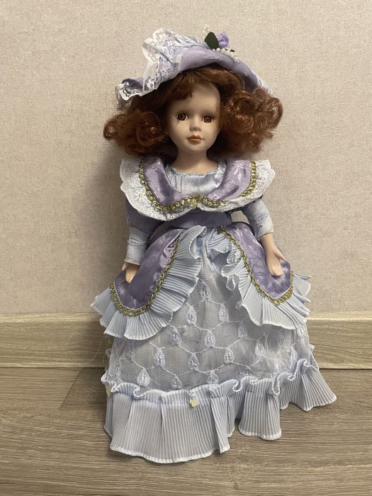 Продам антикварную куклу