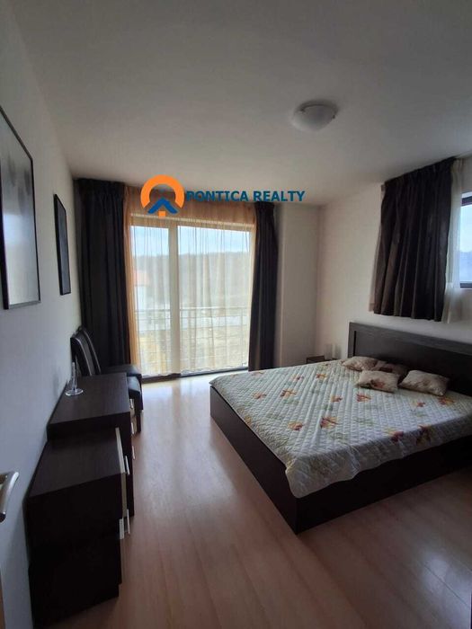 Тристаен с гледка море в Свети Влас