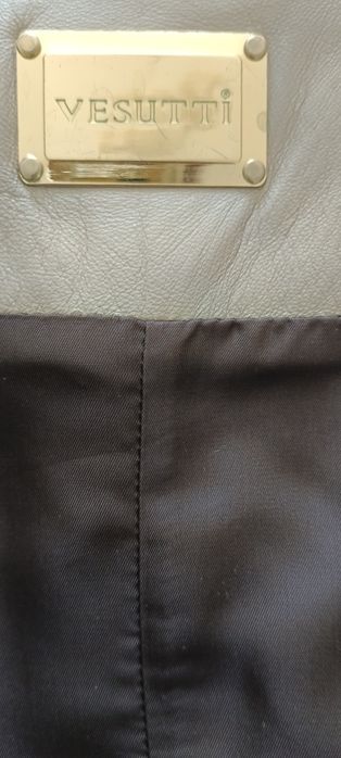 Продам женскую кожаную куртку