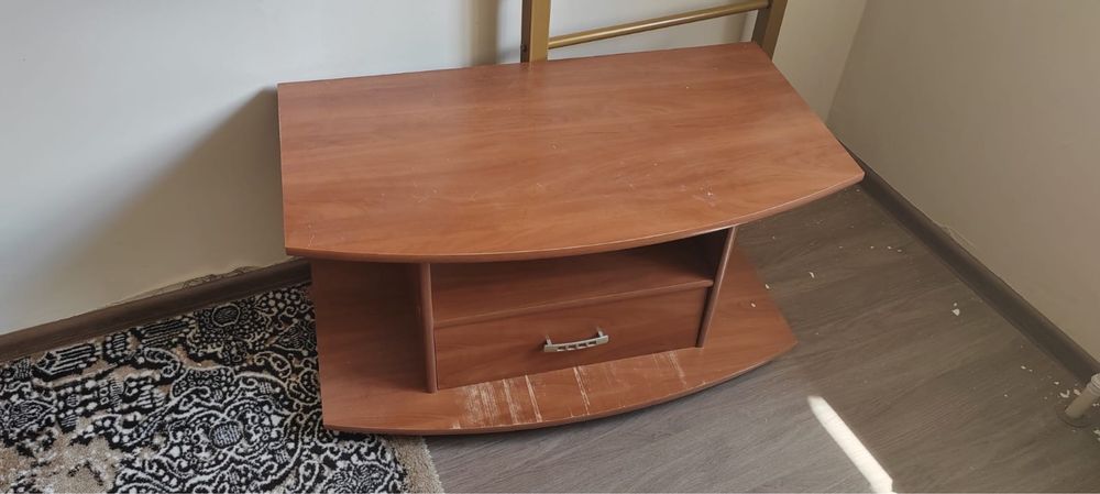 Шкафы, столы и комод