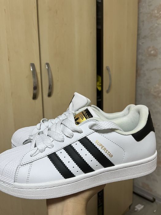 Продам оригиналные красовки