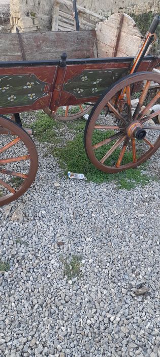 Изрисувана каруца